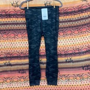 Fabletics High Waisted Printed 7/8 Camo Legging